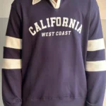 Men’s premium fleece sweatshirt with classic varsity print and contrast collar